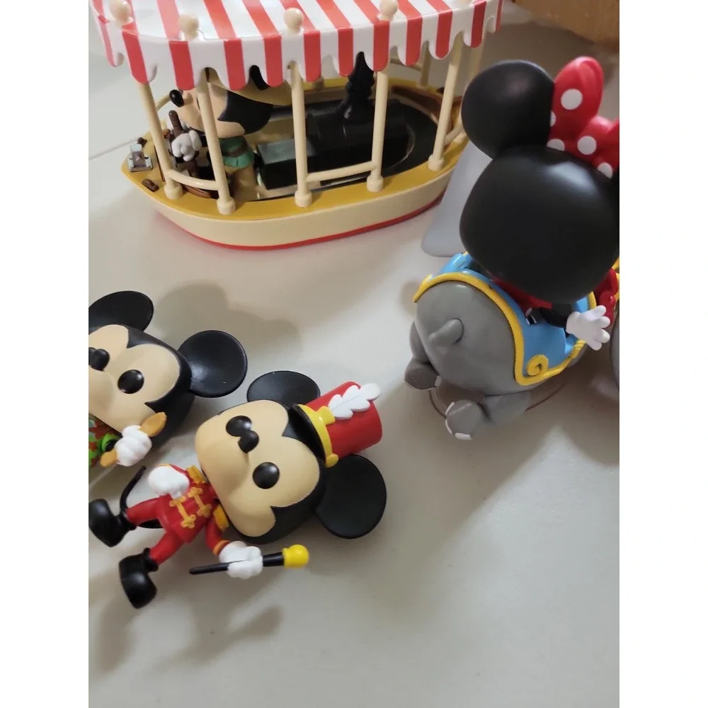 Disney Skipper Mickey Mouse Jungle Cruise Boat Funko Pop Minnie dumbo etc..